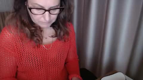 Lauraoven1 online show from 11.01.25