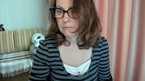 Lauraoven1 online show from 05.06.26