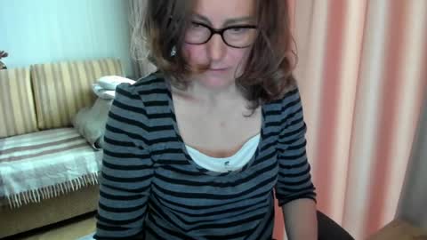 Lauraoven1 online show from 05.10.26