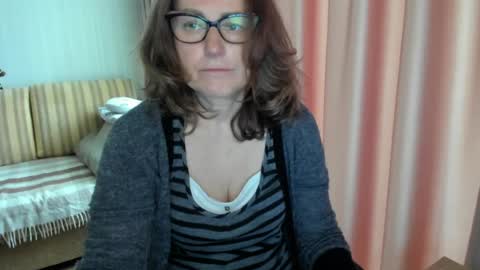 Lauraoven1 online show from 05.12.26