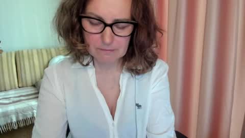 Lauraoven1 online show from 05.17.26
