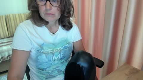 Lauraoven1 online show from 07.15.26