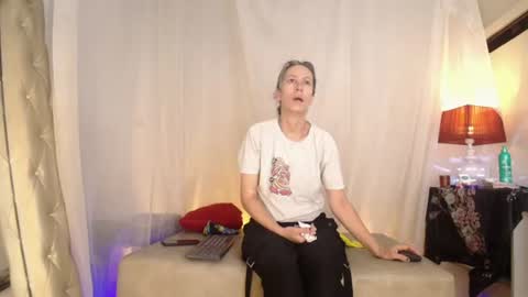 Laura Sofia online show from 06.19.26