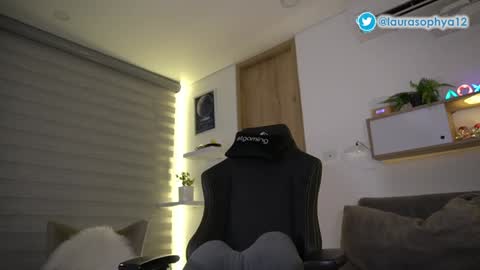 Snapshot of laurasophya chatting on 12.10.24 Laura online show from 12.10.24