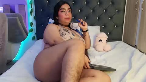 Snapshot of lauravince4195 chatting on 03.08.26 laura online show from 03.08.26