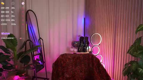  Laura  online show from 11.25.25