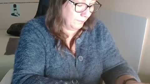 laureanne online show from 12.07.24