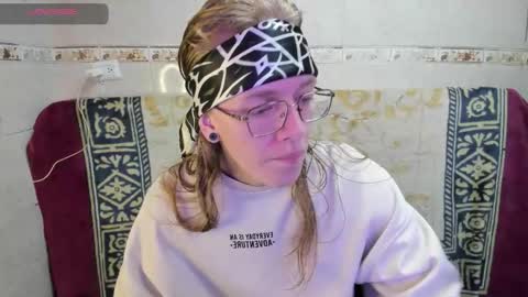 Snapshot of laureles6667 chatting on 04.03.26 Laures666 online show from 04.03.26