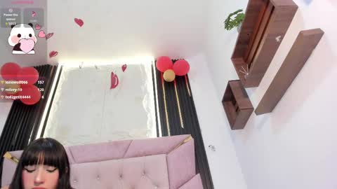 Laurem online show from 02.18.25