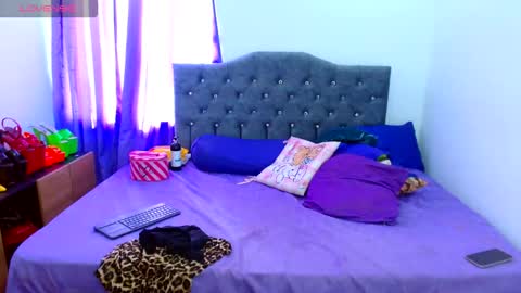 Snapshot of lauren_59 chatting on 10.14.25 Lauren online show from 10.14.25