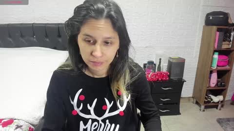 Lauren Independent model online show from 12.31.24