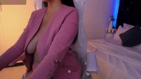 Lauren online show from 02.06.25