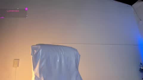 Lauren online show from 10.21.25