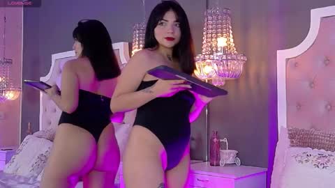 Snapshot of laurenbecker_ chatting on 10.23.25 Lauren online show from 10.23.25