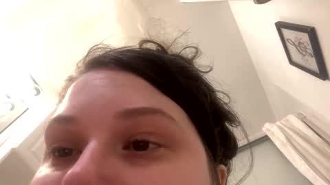 Snapshot of laurenbubblesss chatting on 10.27.25 laurenbubblesss online show from 10.27.25