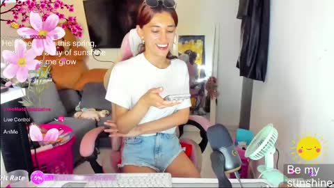 Snapshot of laurencesophiets chatting on 05.19.26 SF online show from 05.19.26
