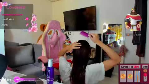 Snapshot of laurencesophiets chatting on 07.23.26 SF online show from 07.23.26