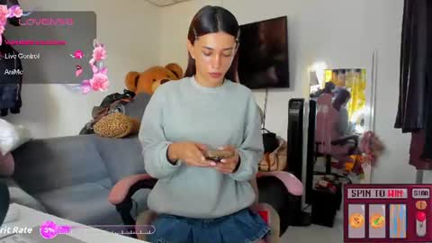 Snapshot of laurencesophiets chatting on 07.27.26 SF online show from 07.27.26