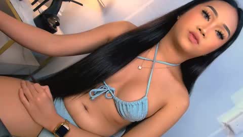 Snapshot of laurenfox16 chatting on 11.27.25 chloe3 online show from 11.27.25