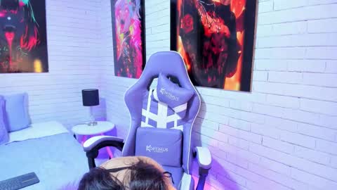 Snapshot of laurenhazel_ chatting on 10.21.25 LaurenHazel online show from 10.21.25