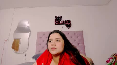 Snapshot of laurenlaine99 chatting on 12.03.24 laurenlaine online show from 12.03.24