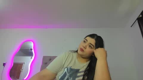 Snapshot of laurenlaine99 chatting on 03.10.25 laurenlaine online show from 03.10.25