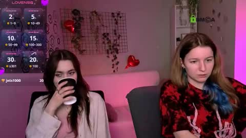 Snapshot of laurenmurrr chatting on 03.07.26 Laure online show from 03.07.26