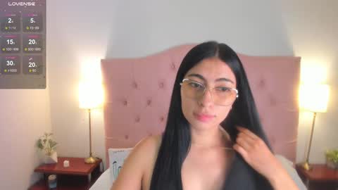 laurenn_smitth online show from 02.15.25