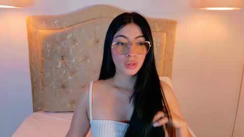 laurenn_smitth online show from 11.04.25