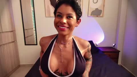 Snapshot of laurensaenz chatting on 06.24.26 Lauren Saenz online show from 06.24.26