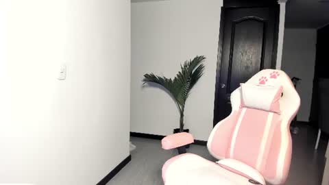 daniela angel     online show from 07.18.26
