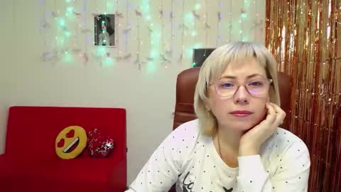 Snapshot of laurenwishy chatting on 01.11.26 Lauren online show from 01.11.26