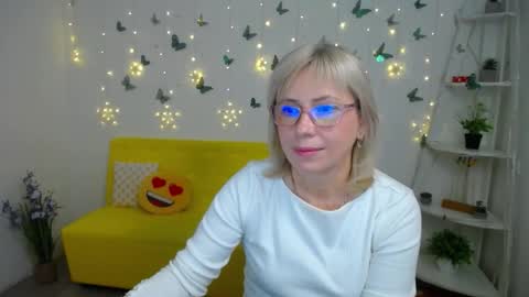 Snapshot of laurenwishy chatting on 03.09.26 Lauren online show from 03.09.26