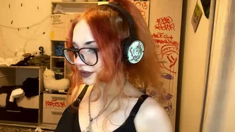 Snapshot of laurettecipro chatting on 05.27.26 Eva online show from 05.27.26