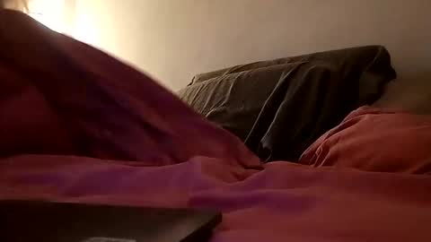 Snapshot of lauriehotxxx chatting on 10.19.25 lauriehotxxx online show from 10.19.25