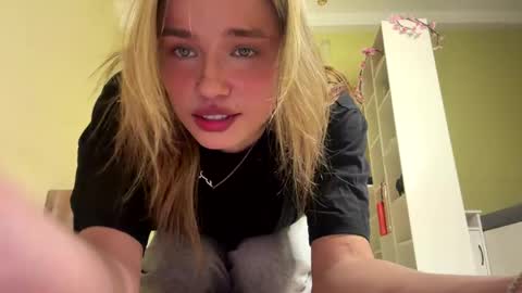 Bella online show from 04.29.26