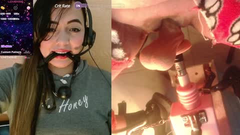 Snapshot of lauriss_ chatting on 12.18.24 lauriss_ online show from 12.18.24