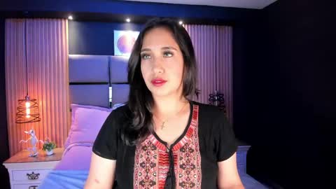 Snapshot of lauroberts chatting on 05.18.26 Lau Roberts online show from 05.18.26