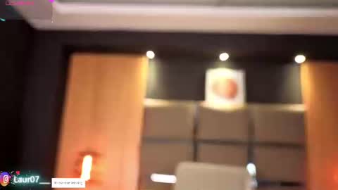 Lau Roberts online show from 08.03.26