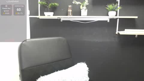 Laury  online show from 06.06.26