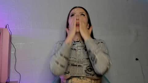 Snapshot of lauryn_muller_ chatting on 05.29.26 Lau online show from 05.29.26