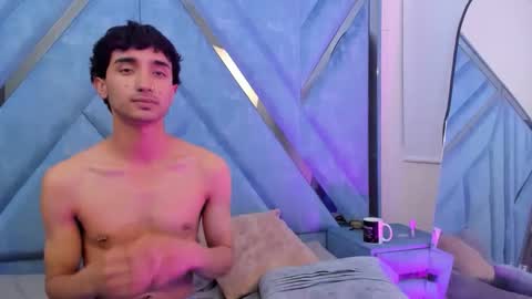 Snapshot of laurynandnarem chatting on 01.13.26 Laury and Narem online show from 01.13.26