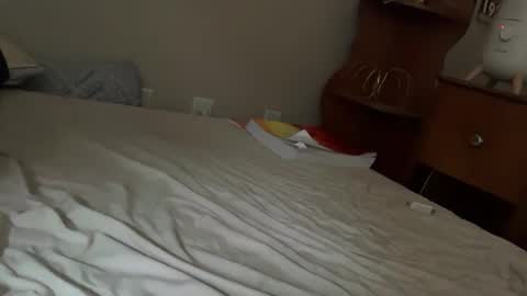 Snapshot of lausfavorite chatting on 09.28.25 lausfavorite online show from 09.28.25