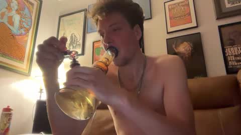 Snapshot of lausfavorite chatting on 10.22.25 lausfavorite online show from 10.22.25