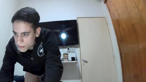 Snapshot of lauti_twink chatting on 12.02.24 Lautaro online show from 12.02.24