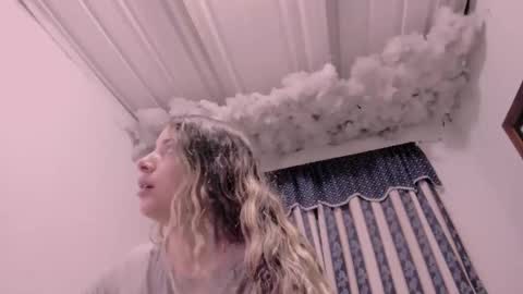 Lauu G online show from 11.10.25