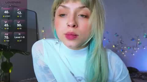 Snapshot of lavenderlav chatting on 12.03.25 Melissa online show from 12.03.25