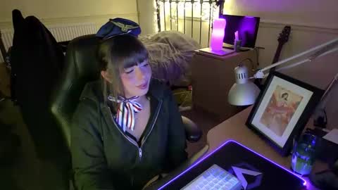 Snapshot of lavenderrzz19 chatting on 11.05.25 Lavenderrzz online show from 11.05.25