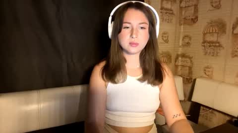 Snapshot of lavinabinney chatting on 12.14.25 Emily online show from 12.14.25