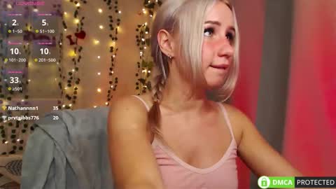 Snapshot of lavinell chatting on 11.24.25 Mia online show from 11.24.25